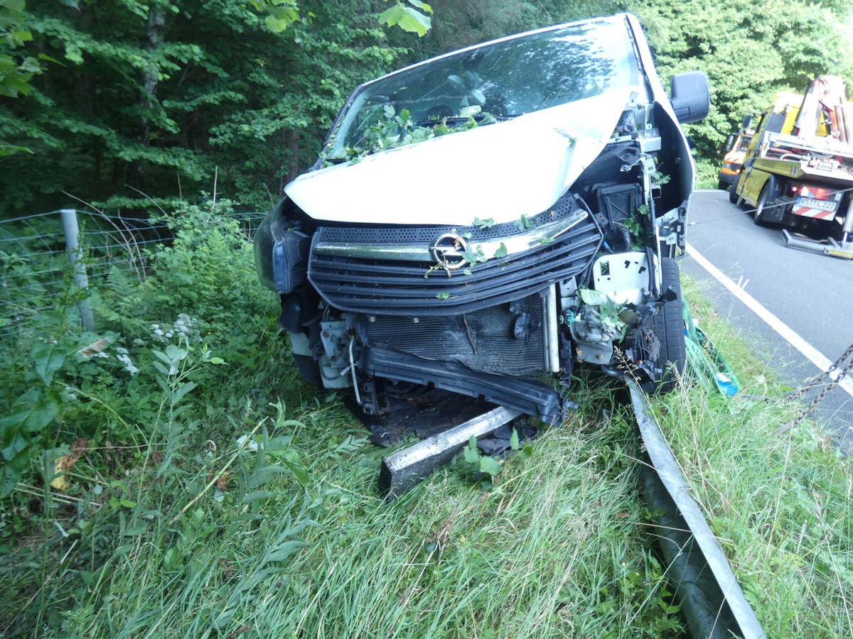 POL-OL: +++ Verkehrsunfall unter Alkoholeinfluss auf Autobahnparkplatz +++