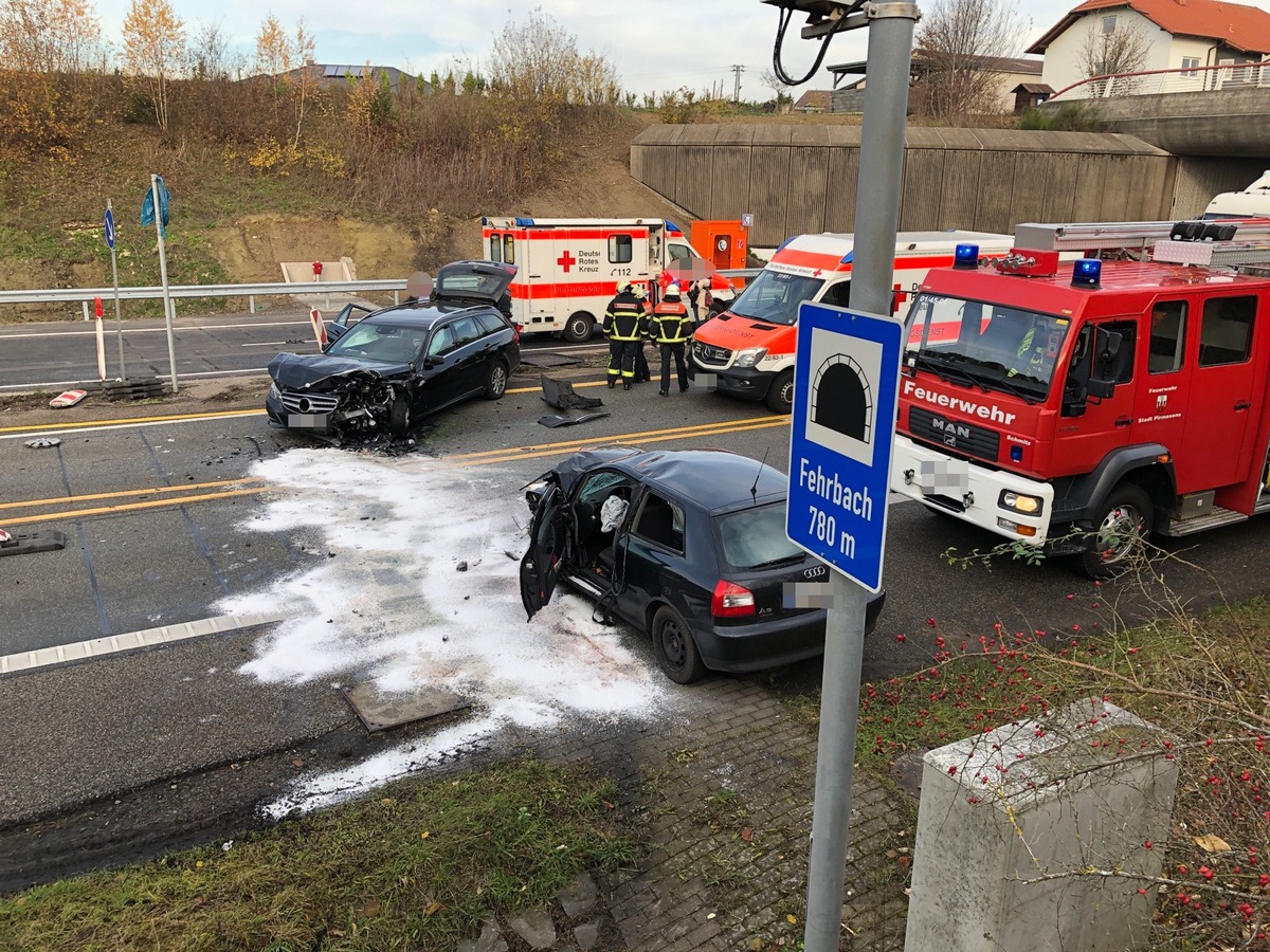 POL-PDPS: Frontalzusammenstoß auf der B 10