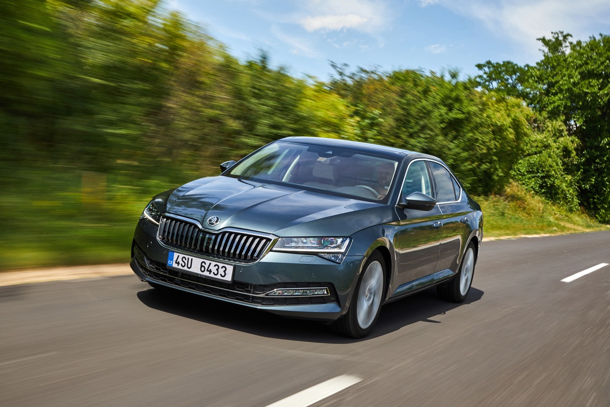 SKODA SUPERB mit neuem 2,0 TDI 90 kW (122 PS) und erweiterter Ausstattungsvielfalt