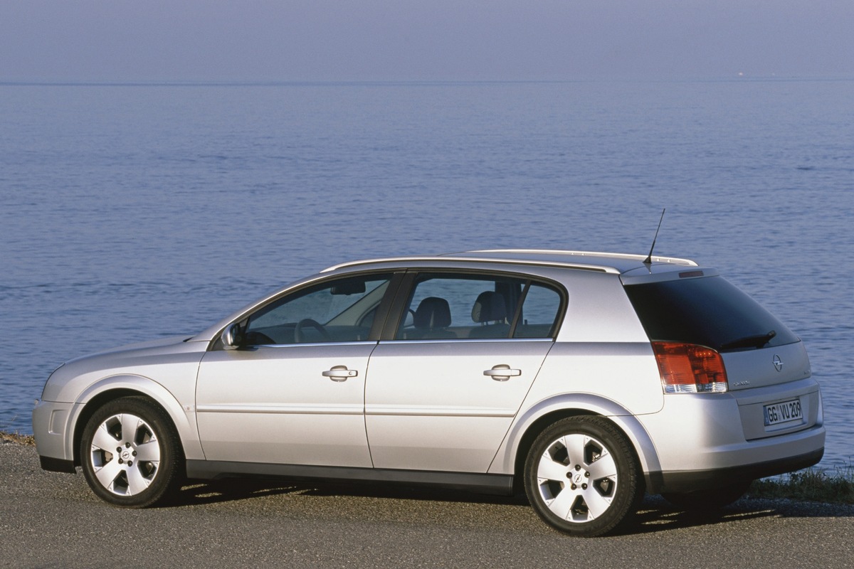 13. Auto Mobil International 2003 / Opel setzt Zeichen: Vier Deutschland-Premieren auf der AMI Leipzig