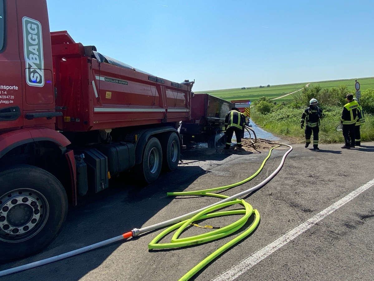 POL-PDNW: LKW-Brand bei Großkarlbach