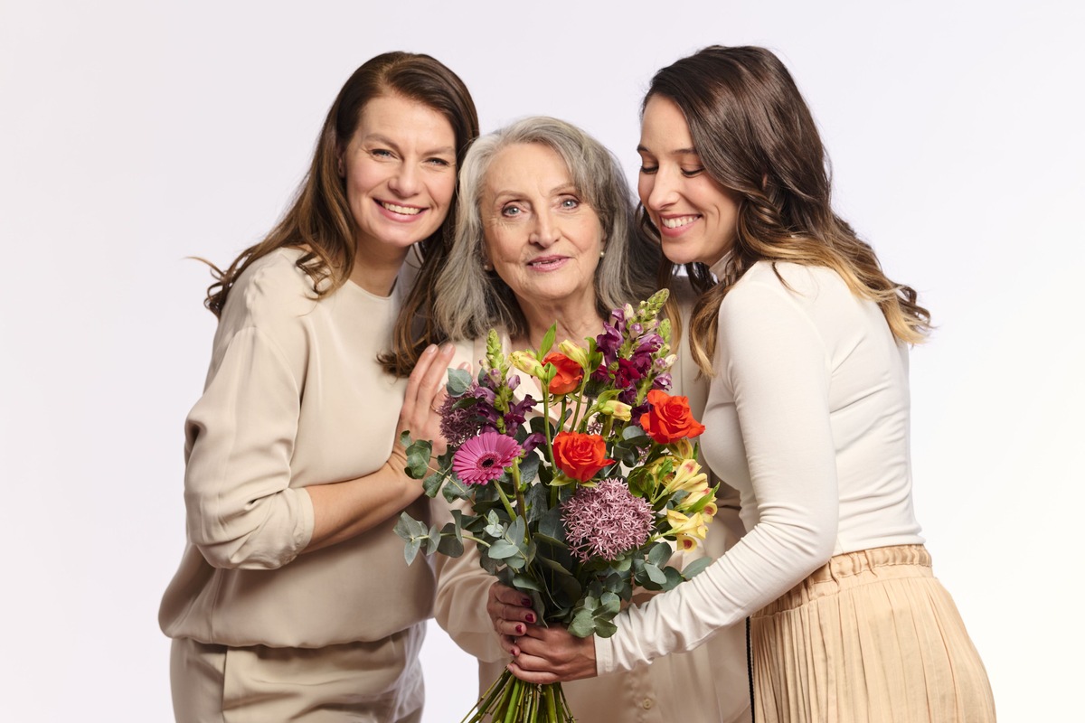 Zum Muttertag am 12. Mai 2024 / Blumen für Mama im Eiltempo: Fleurop garantiert taggleiche Bestellung und Lieferung am Muttertags-Sonntag bis 11.00 Uhr