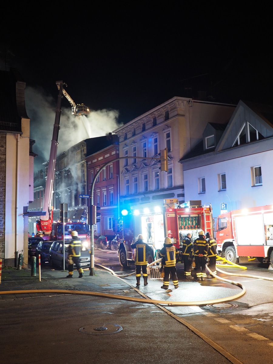 FW-MK: Großbrand in der Iserlohner Altstadt