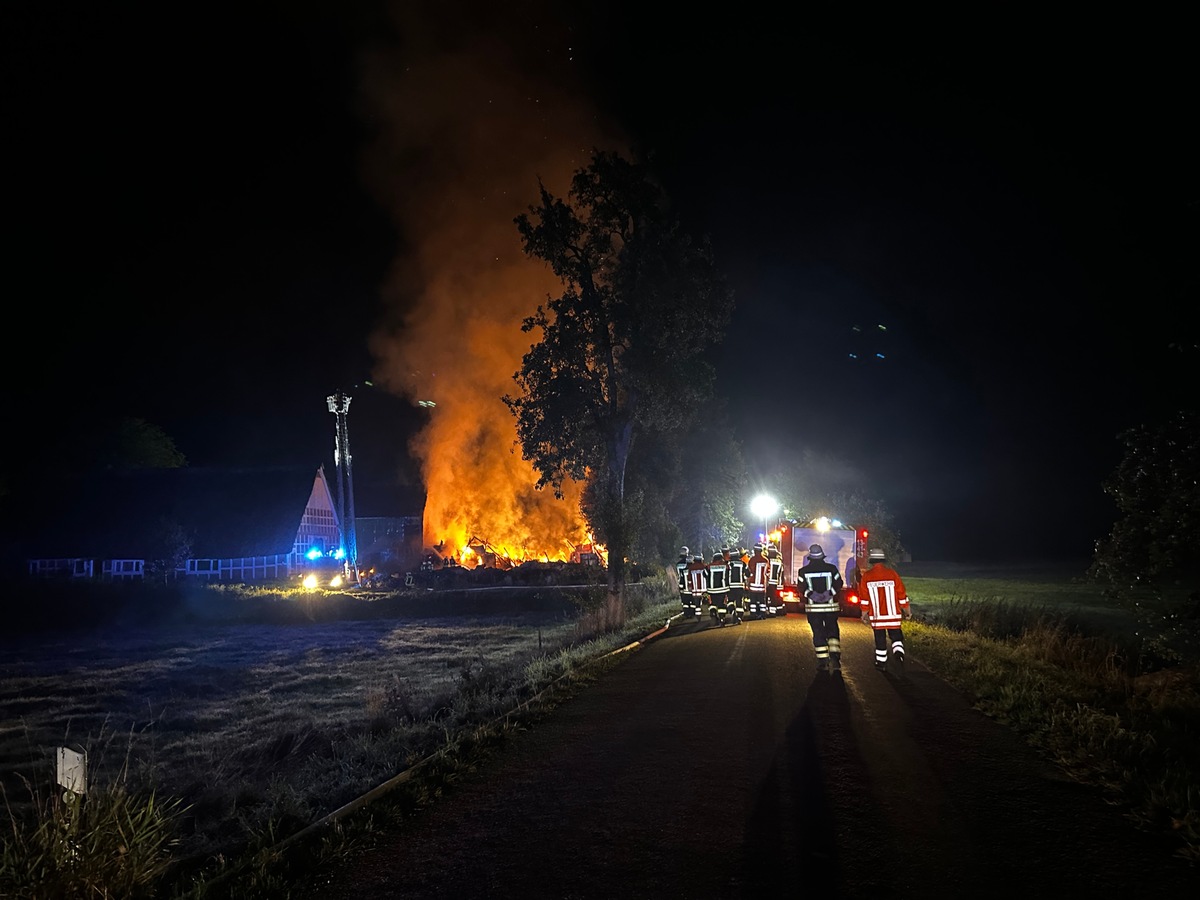 FW-ROW: Brand in Ostendorf: Feuerwehr verhindert Übergreifen auf weitere Gebäudeteile