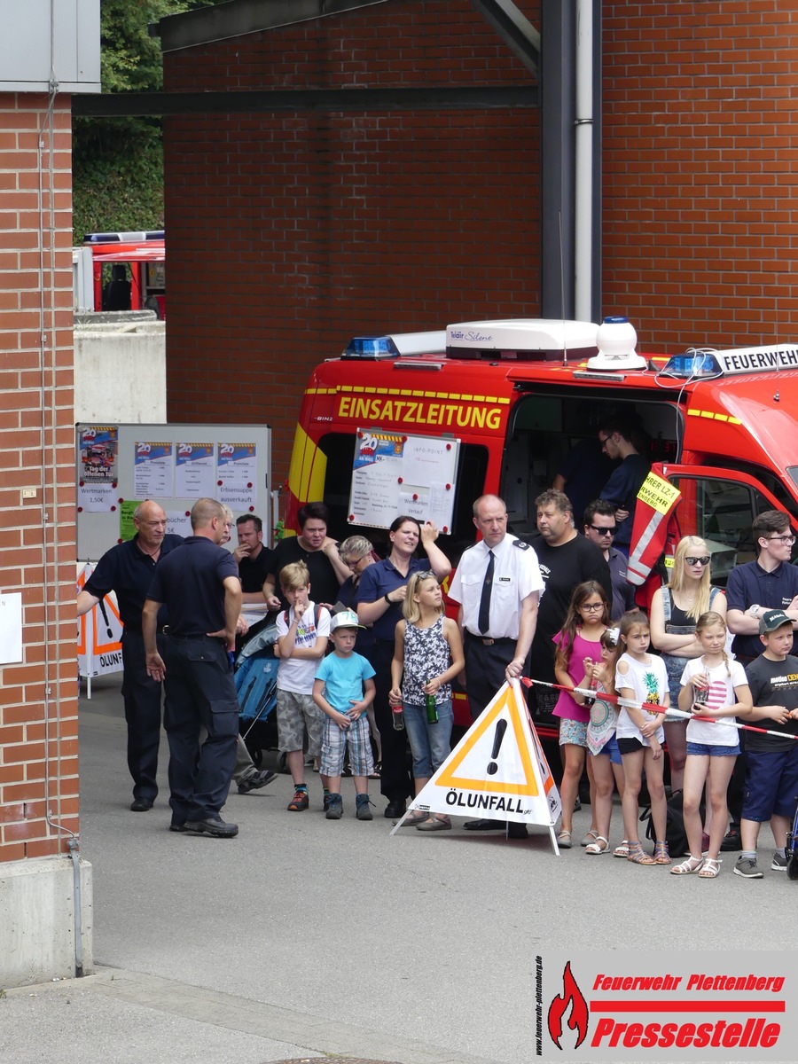 FW-PL: OT-Stadtmitte. Tag der offenen Tür ein toller Erfolg der Plettenberger Feuerwehr.