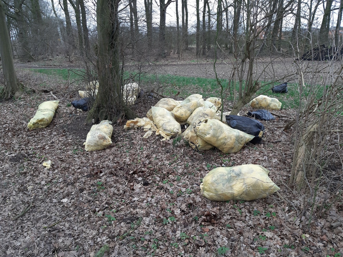 POL-LG: ++ unbelehrbar - zweimal ohne Führerschein und Versicherung unterwegs ++ Betrunkener verletzt Rettungssanitäterin ++ Einbruch bei Autohaus - Pkw gestohlen ++