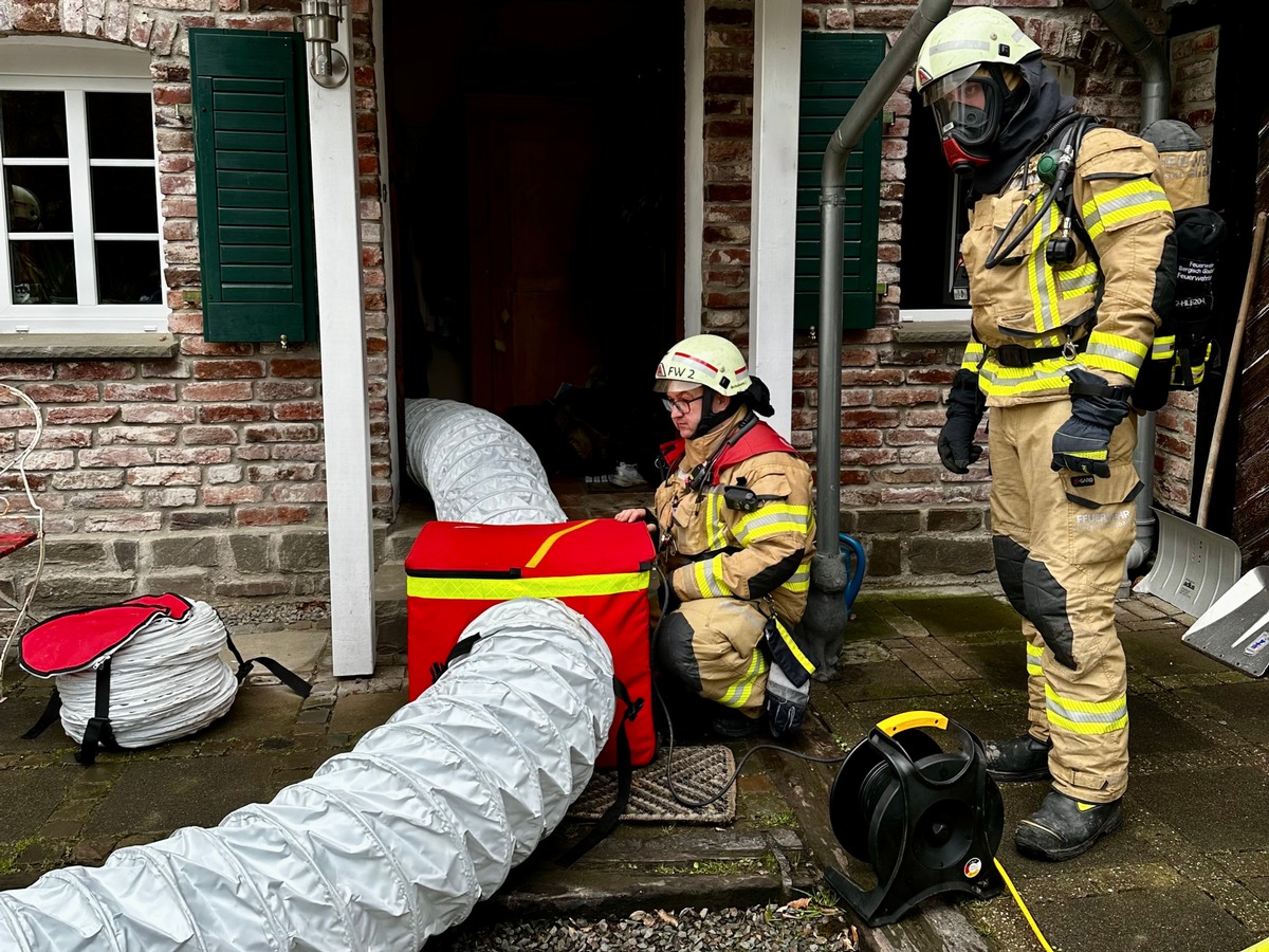 FW-GL: Drei parallele Einsätze beschäftigten die Feuerwehr Bergisch Gladbach