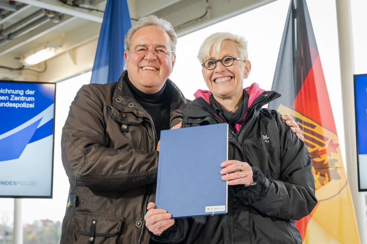 BPOLP Potsdam: Kooperationsvertrag in Neustadt (Holstein) unterzeichnet. DLR und Bundespolizei stärken Zusammenarbeit bei maritimer Sicherheit.