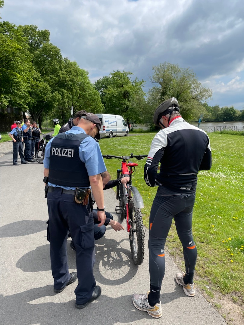 POL-OF: Verkehrskontrolle am Radweg: Schwächere Verkehrsteilnehmer standen im Fokus