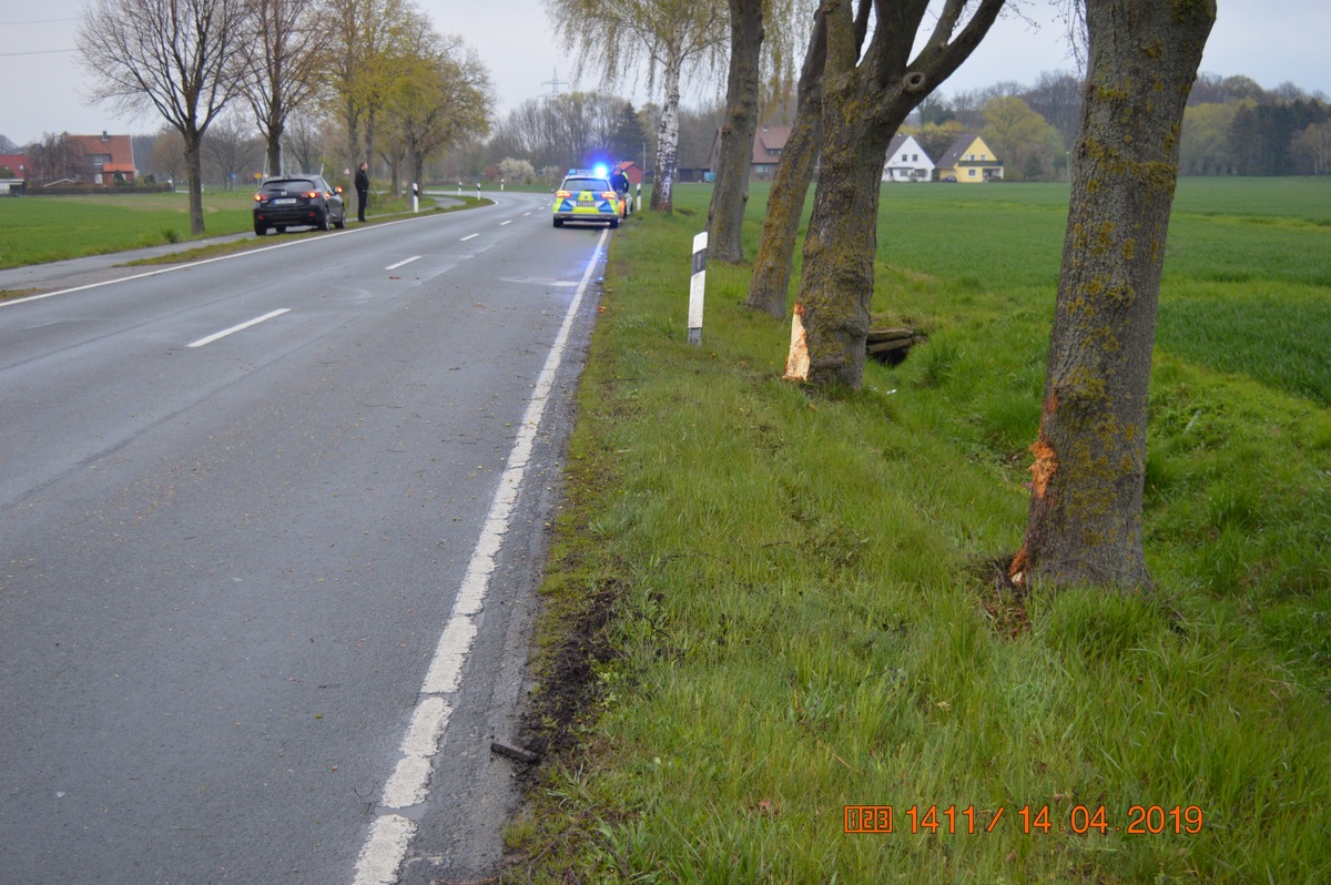 POL-NI: Kurvenfahrt endet im Straßengraben