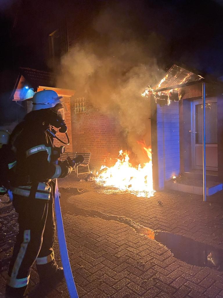 FW-Schermbeck: Mülltonnenbrand