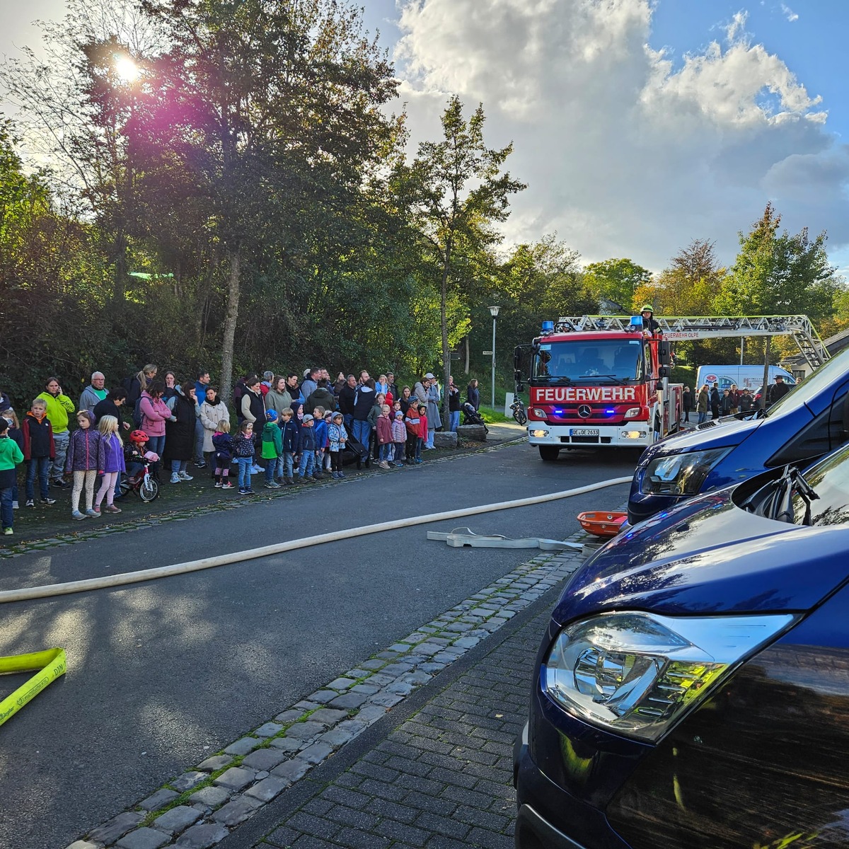 FW-OE: Abschlussübung der Feuerwehr in Oberveischede