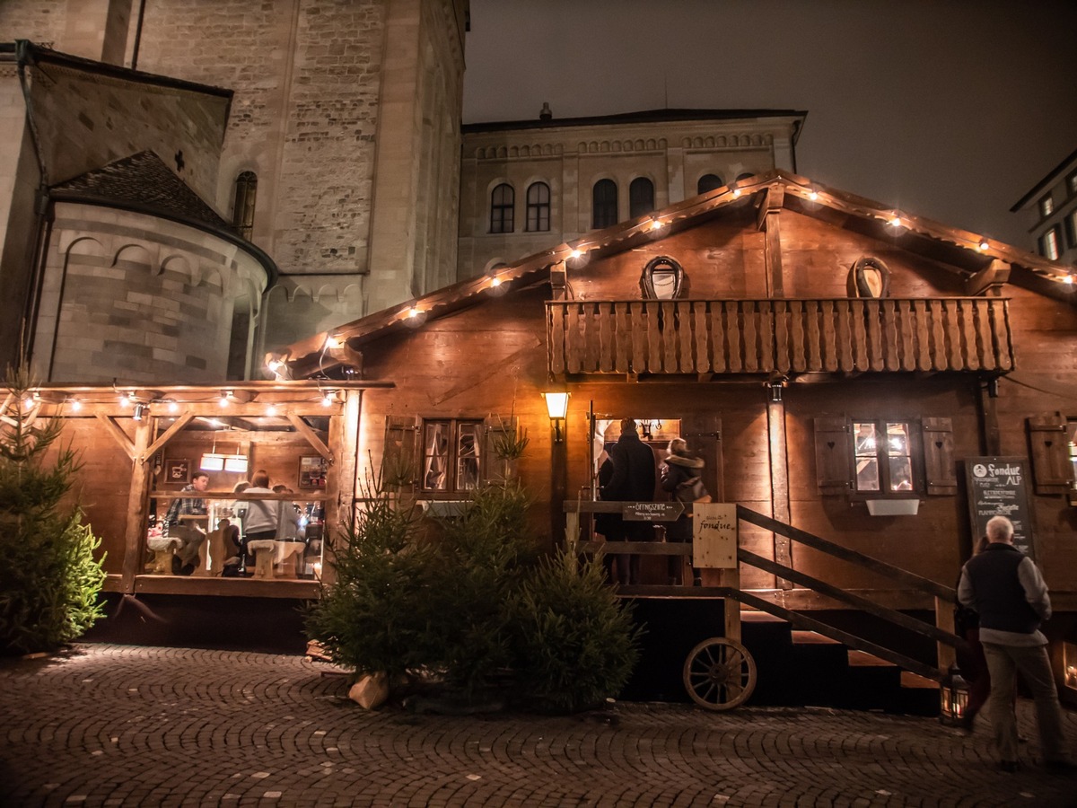 Chalet-Romantik auf dem Grossmünsterplatz