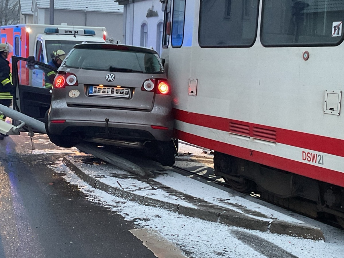 FW-DO: Verkehrsunfall mit Straßenbahn