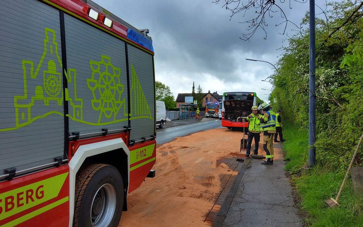 FW-EN: Massive Betriebsmittelspur durch das Stadtgebiet beschäftigt Feuerwehr