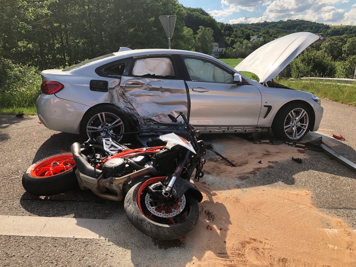 POL-PDKL: Unfall mit tödlich verletztem Motorradfahrer