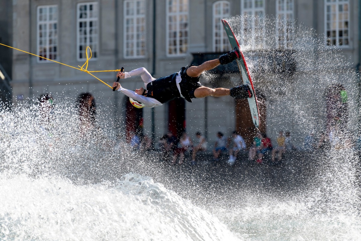 Züri Fäscht 2023: Wakeboard Show &amp; Zip-Line-Abenteuer