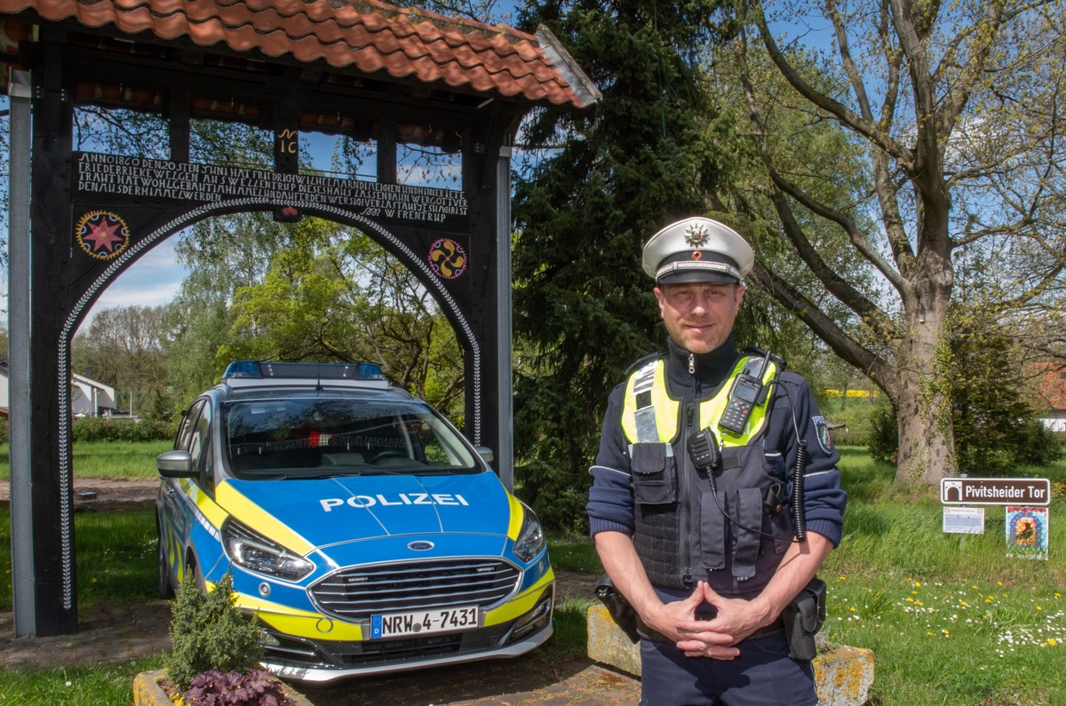 POL-LIP: Detmold-Pivitsheide. Jens Welling löst Rainer Schubert im Bezirksdienst für Pivitsheide und Nienhagen ab.