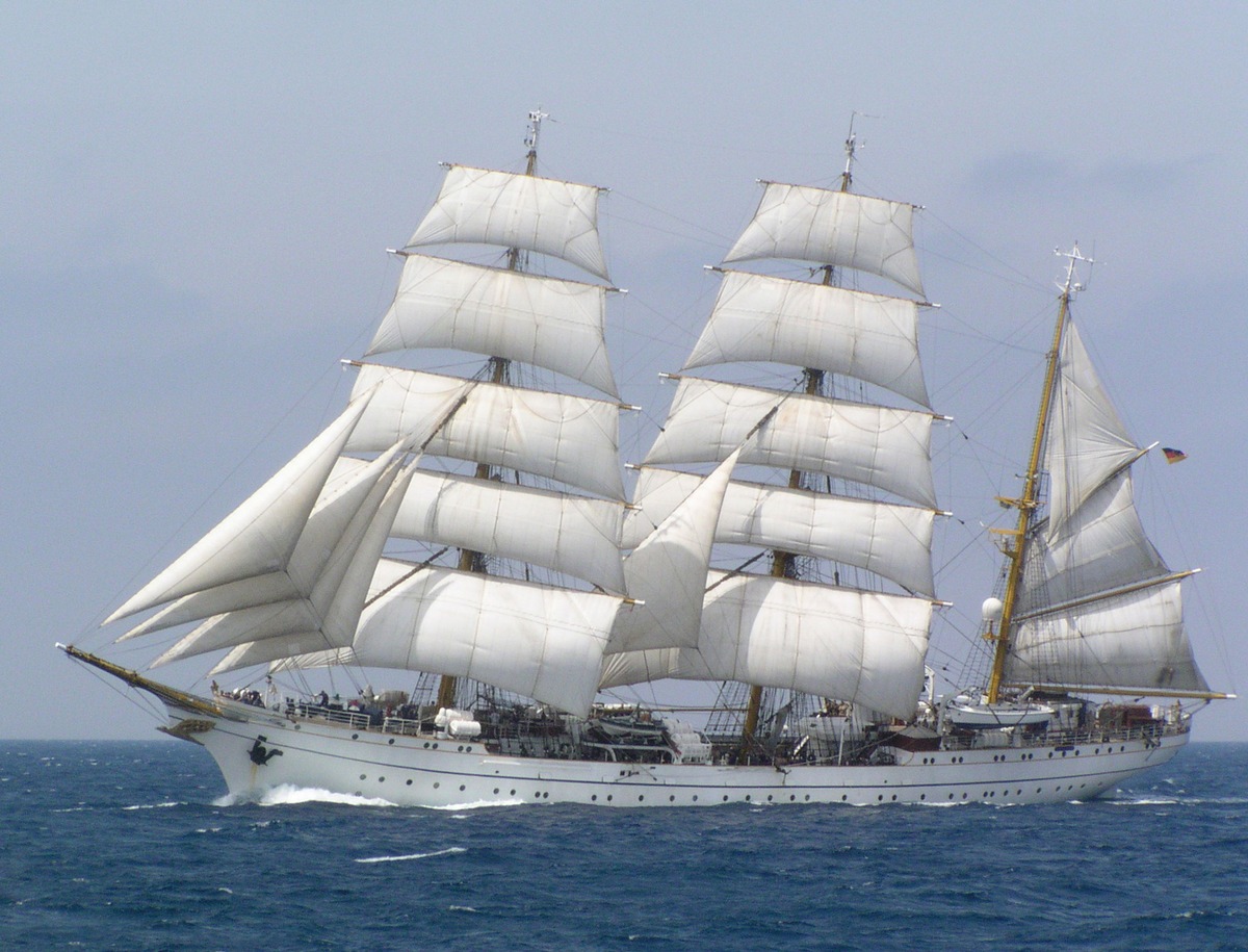 Deutsche Marine - Bilder der Woche: Auf &quot;Zeitreise&quot; mit der &quot;Gorch Fock&quot;