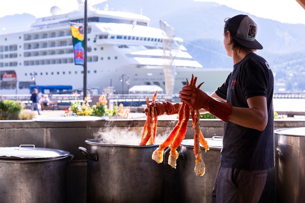 Pressemitteilung: Neue “Epicurean-Explorer”-Touren anlässlich der ersten Alaska-Saison der Regent Seven Seas Explorer®