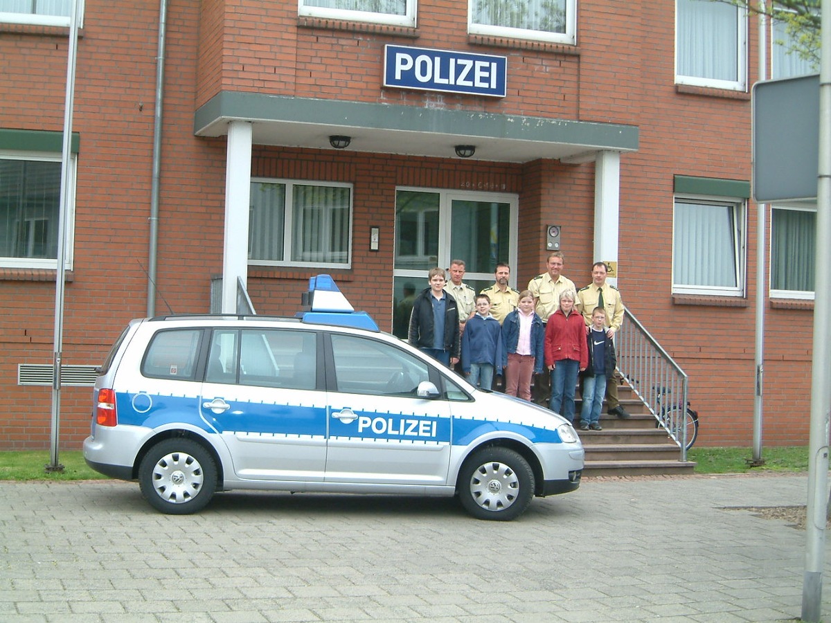 POL-HOL: Girls-Day 2006 auch bei der Polizei