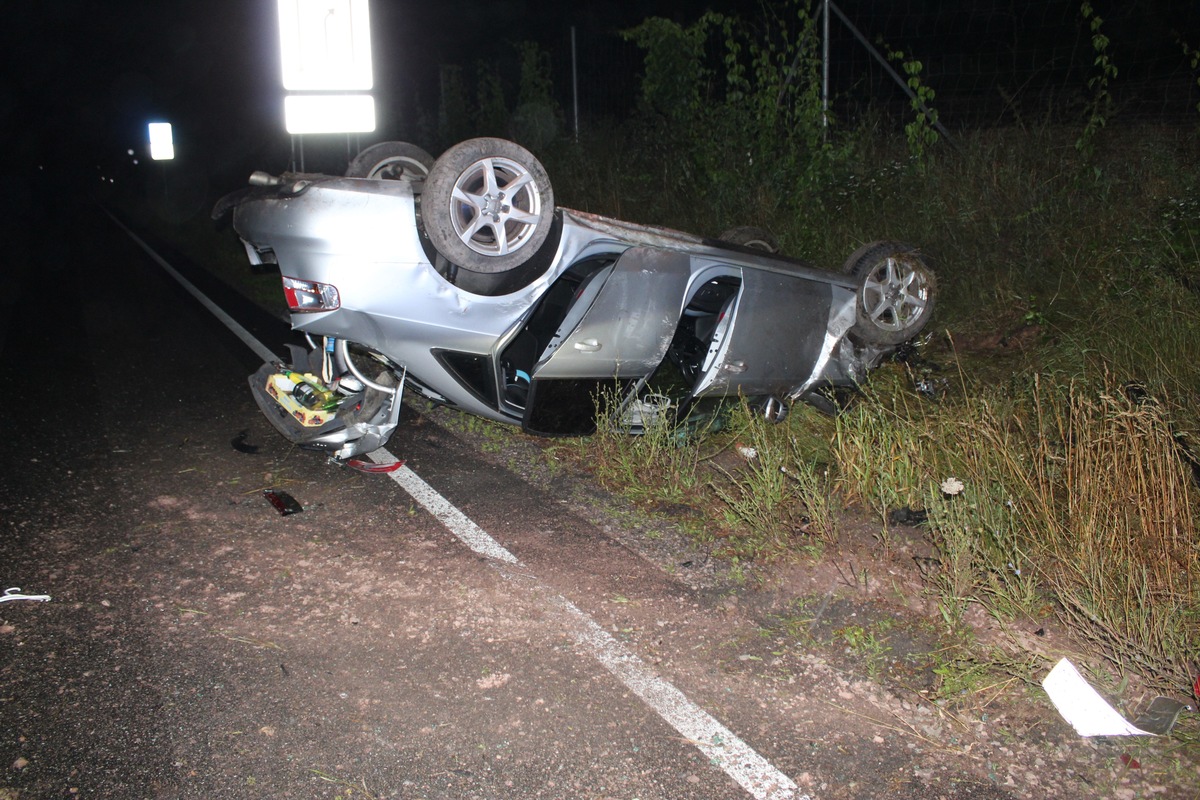 POL-PDPS: Verkehrsunfall auf der B10 mit schwerverletztem Fahrzeugführer