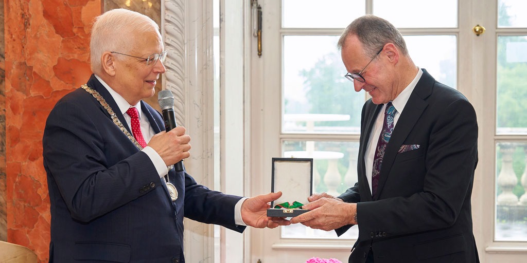 Dr. Roman Glaser erhält Ehrensenatorenwürde der Uni Hohenheim