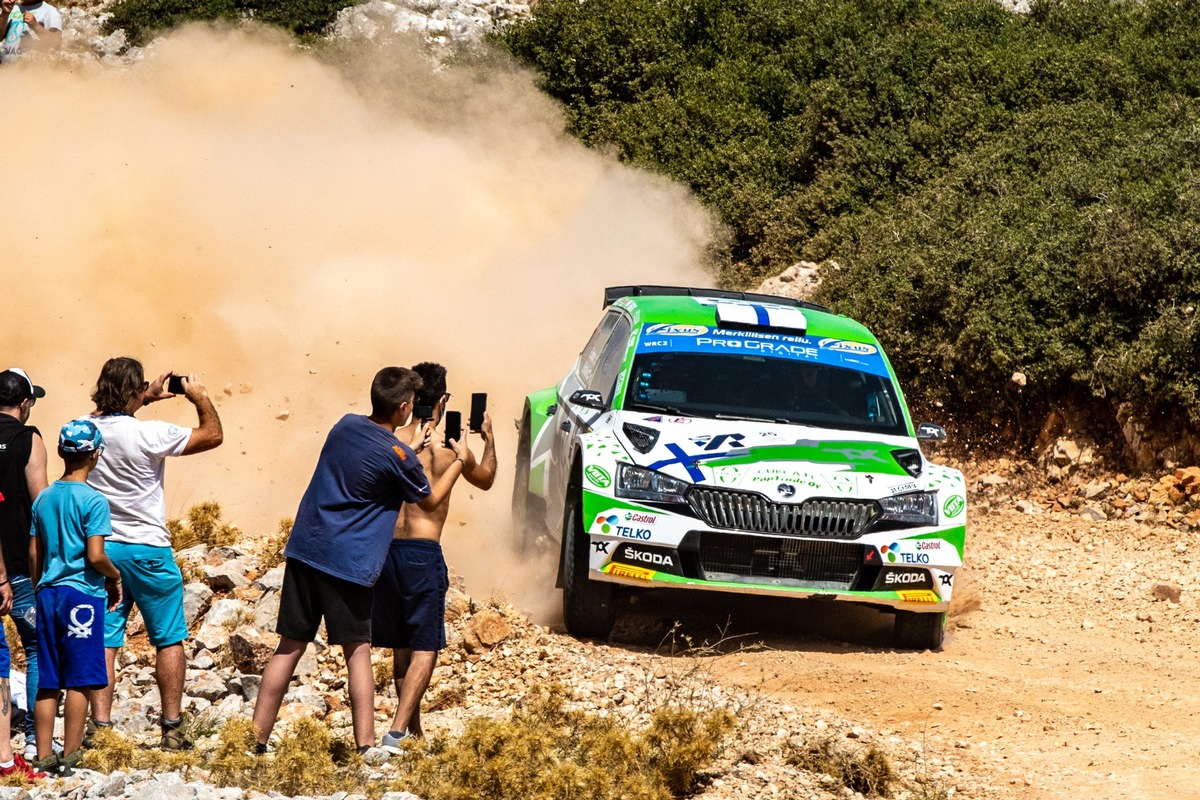 Akropolis-Rallye Griechenland: doppelter WRC2-Sieg für SKODA Fahrer Emil Lindholm