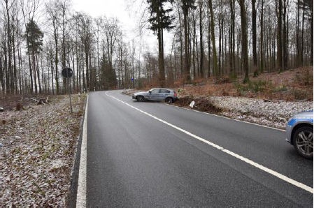 POL-PPWP: Polizei sucht Zeugen: Wer hat den Unfall am Sonntagmorgen auf der B 48 Richtung Johanniskreuz gesehen?