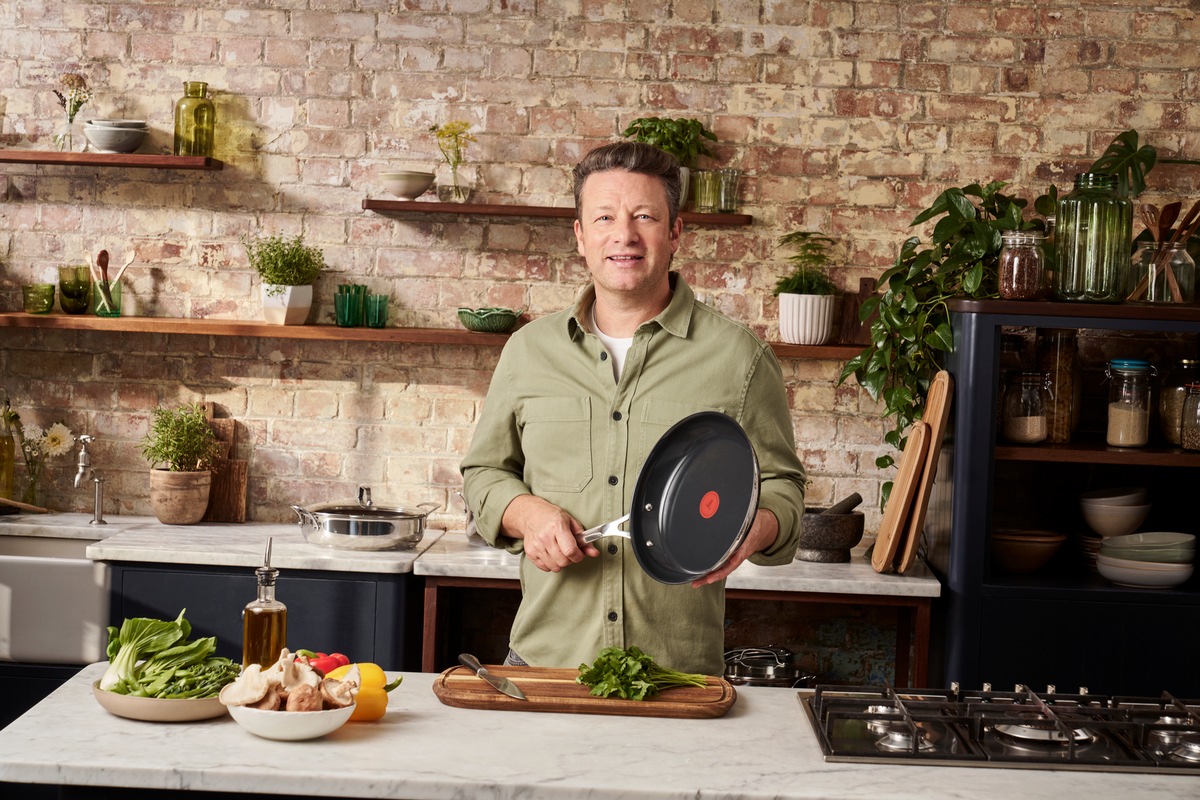 Tefal x Jamie Oliver: Neue Edelstahl-Keramikpfannen ergänzen die beliebte Produktreihe der beiden Küchenexperten