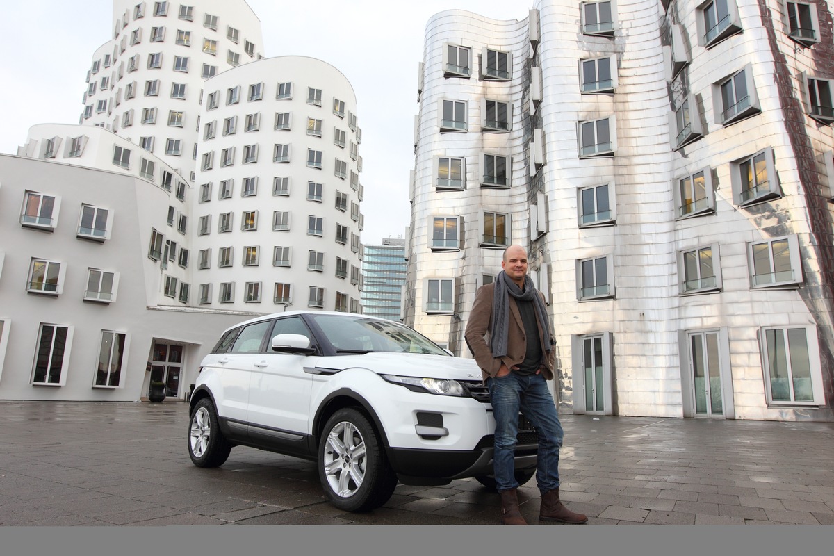 Bescherung auf vier Rädern / Land Rover übergibt neuen Evoque an glücklichen Gewinner (mit Bild)