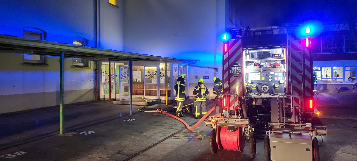 FW-OB: Feuer in einer Oberhausener Grundschule