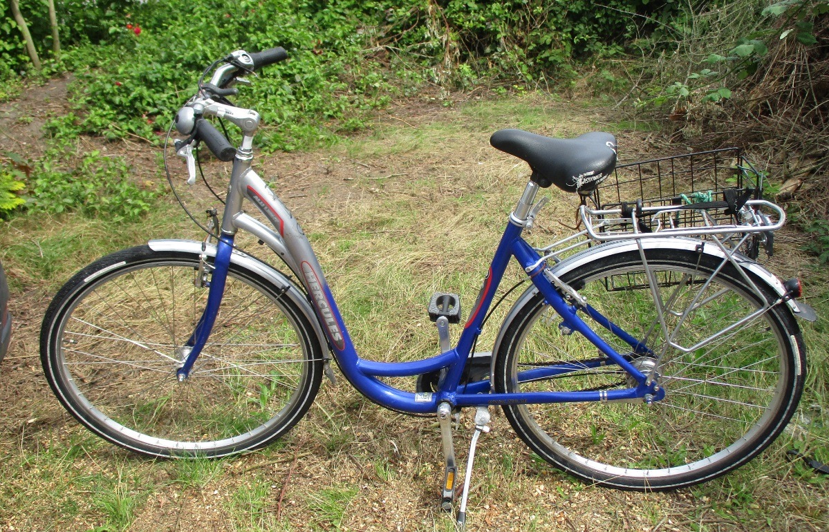 POL-WHV: Vier Meter Kupferrohr entwendet, ein Garageneinbruch, der Diebstahl eines E-Fahrrades und ein am Tatort zurückgelassenes Bike (FOTO) wirft Fragen auf - Polizei mutmaßt einen Zusammenhang!