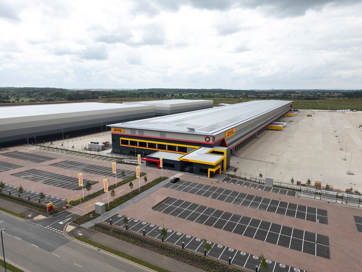 PM: DHL eCommerce eröffnet hochmodernes Paketzentrum in Großbritannien zur Unterstützung des Wachstums im Onlinehandel / PR: DHL eCommerce opens state-of-the-art parcel hub in UK to support growth of online businesses