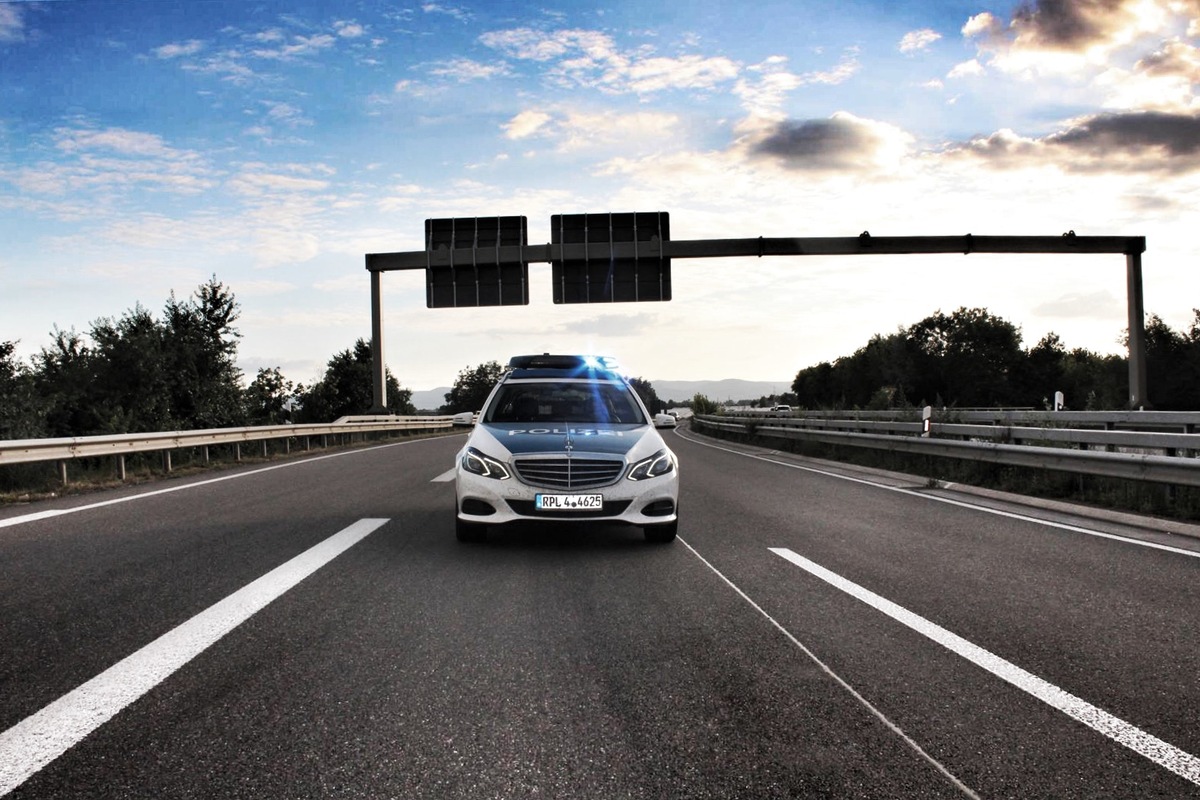 POL-PDNW: Polizeiautobahnstation Ruchheim - Zu wenig &quot;gute Vorsätze&quot; im neuen Jahr auf der Autobahn