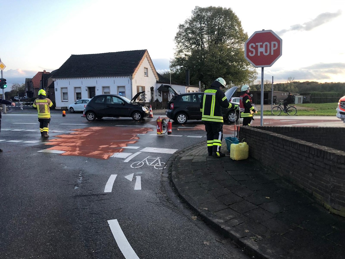 FW-KLE: Verkehrsunfall mit drei Verletzten