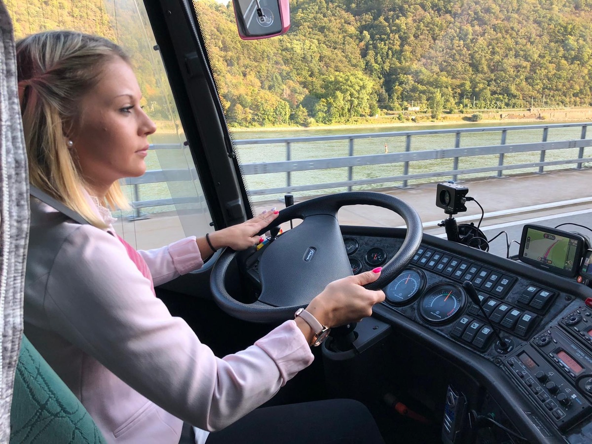 &quot;Ich hab&#039; den Größeren - definitiv!&quot; Die &quot;Bus Babes&quot; starten ab Sonntag, 7. Juni 2020, bei Kabel Eins wieder durch