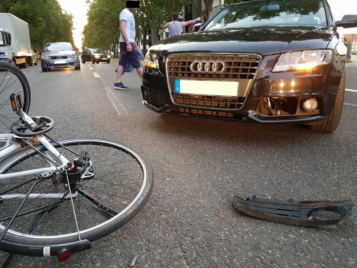 POL-PDWO: Radfahrerin angefahren