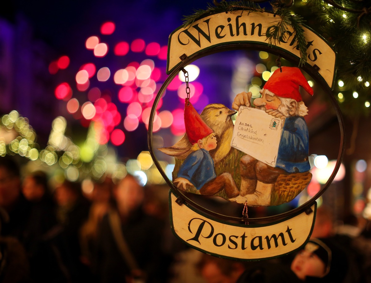 Die Heimkehr der Heinzelmännchen / Weihnachtsmarkt und Eislauferlebnis in der Kölner Altstadt: Mehr Programm und viele Neuheiten in der &quot;Heimat der Heinzel&quot;