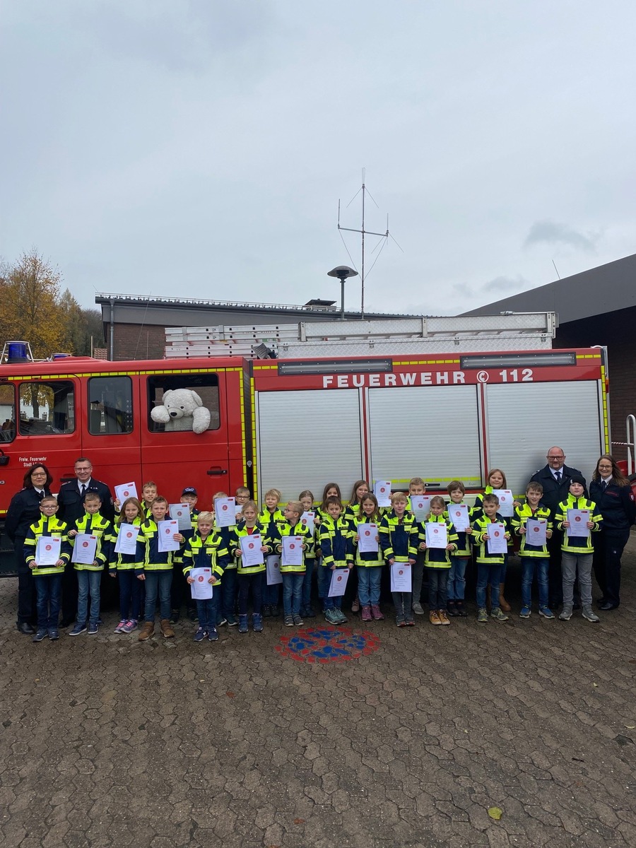 FW Lügde: Lügder Löschbande absolviert erfolgreich die Kinderflamme 1 und 2