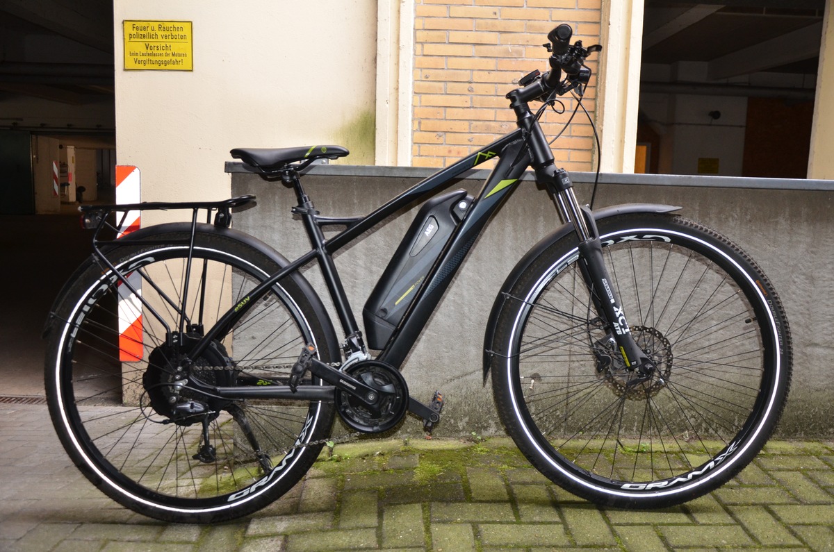 POL-OS: Osnabrück / Sutthausen: Zeuge beobachtet Fahrraddiebe - Polizei findet Fahrraddepot und sucht die Eigentümer der Räder