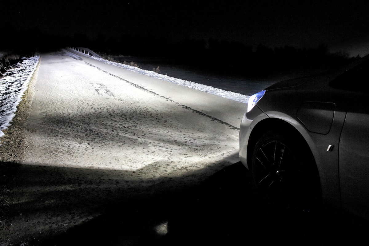 Mehr Sicherheit durch LED-Nachrüstung / Bessere Lichtausbeute / LED-Leuchten halten deutlich länger