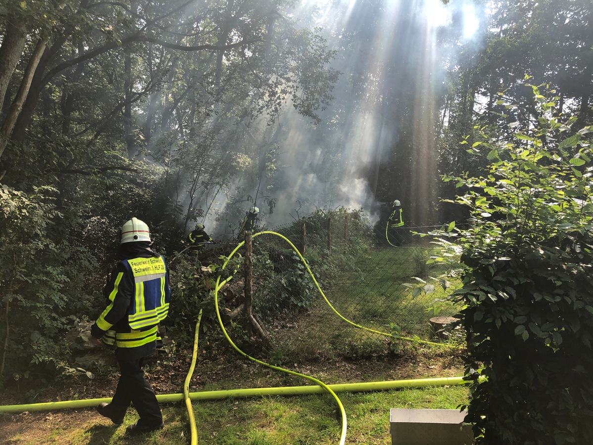 FW-EN: Waldbrand Scharlicker-Straße