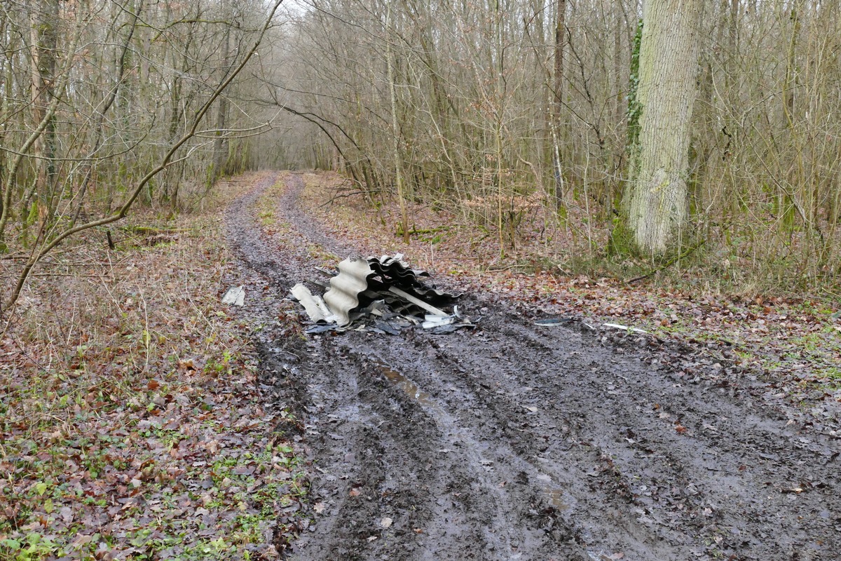 POL-MA: Östringen/Rettigheim/Rhein-Neckar-Kreis - Illegale Entsorgung von asbesthaltigen Eternitplatten - Polizei sucht Zeugen