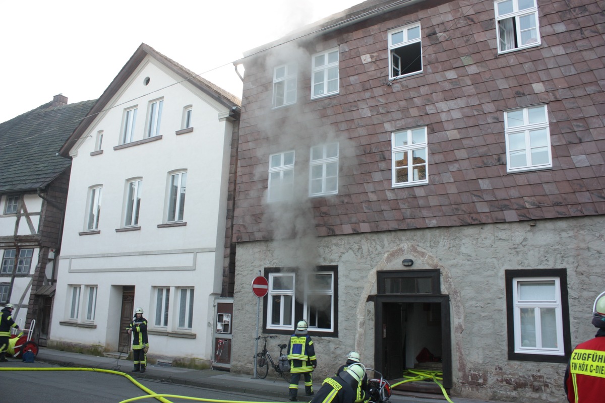 POL-HX: Kellerbrand mit starker Rauchentwicklung