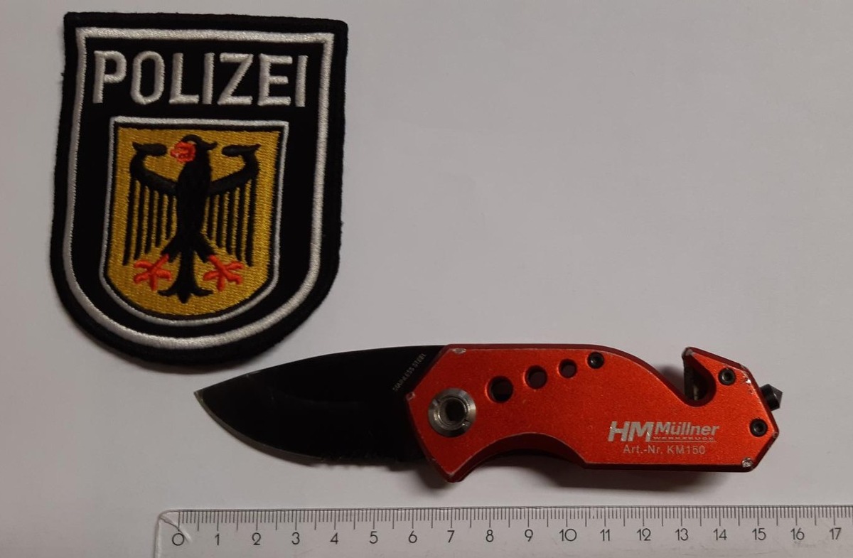 BPOL NRW: Mit Messer im Hauptbahnhof &quot;chillen&quot; - Bundespolizei kontrolliert bewaffneten 21-Jährigen