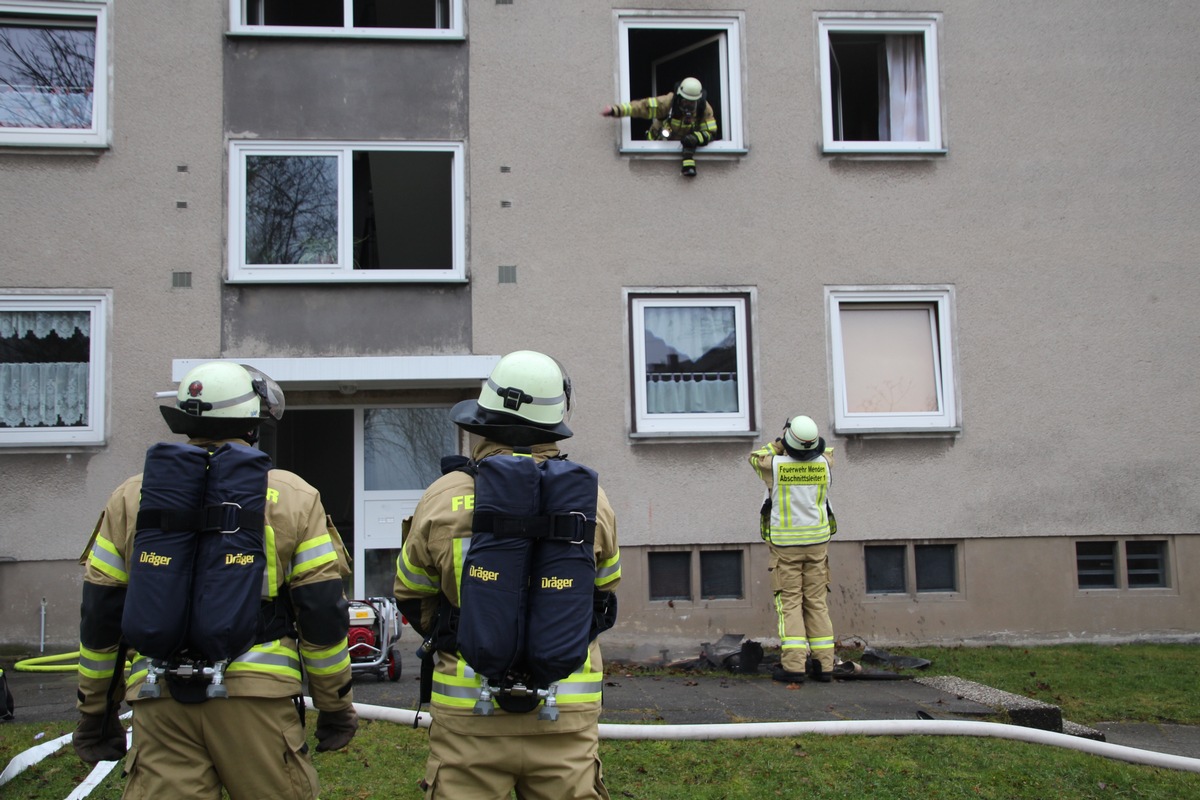 FW Menden: Rauchmelder verhindern Schlimmeres: Küchenbrand schnell entdeckt und gelöscht.