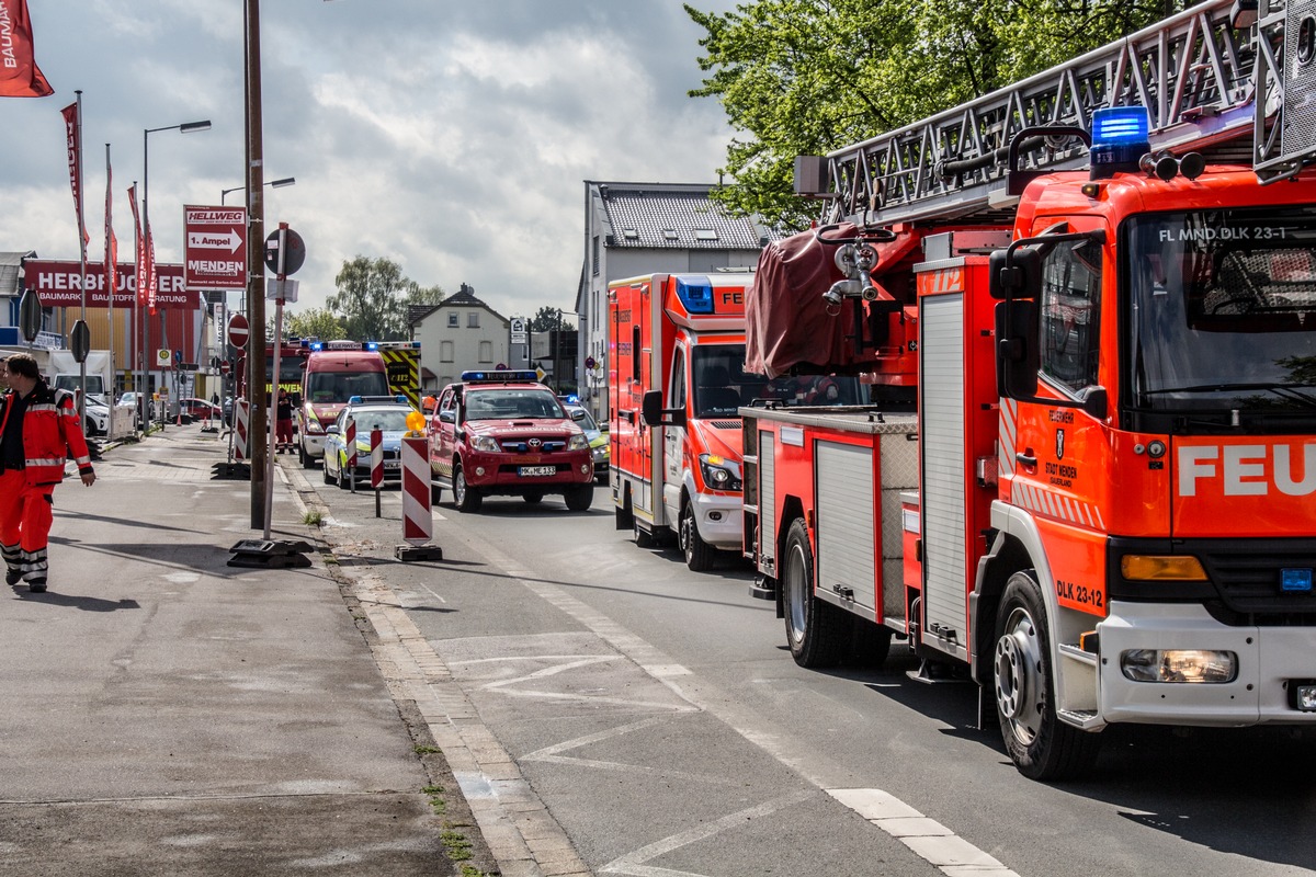 FW Menden: Brand eines Härteofens