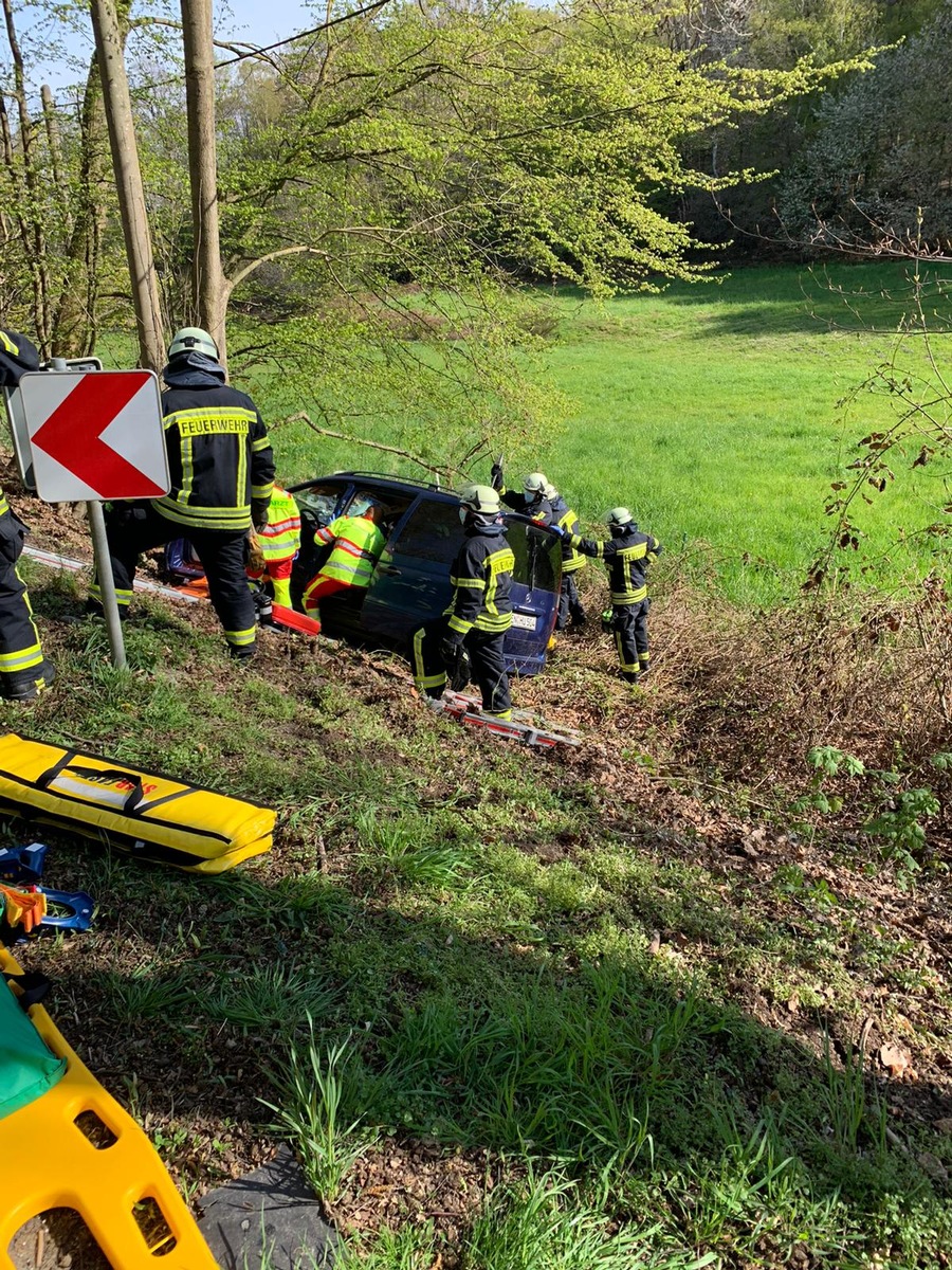 FW-EN: Verkehrsunfall auf Esborner Straße -Rettungshubschrauber im Einsatz-