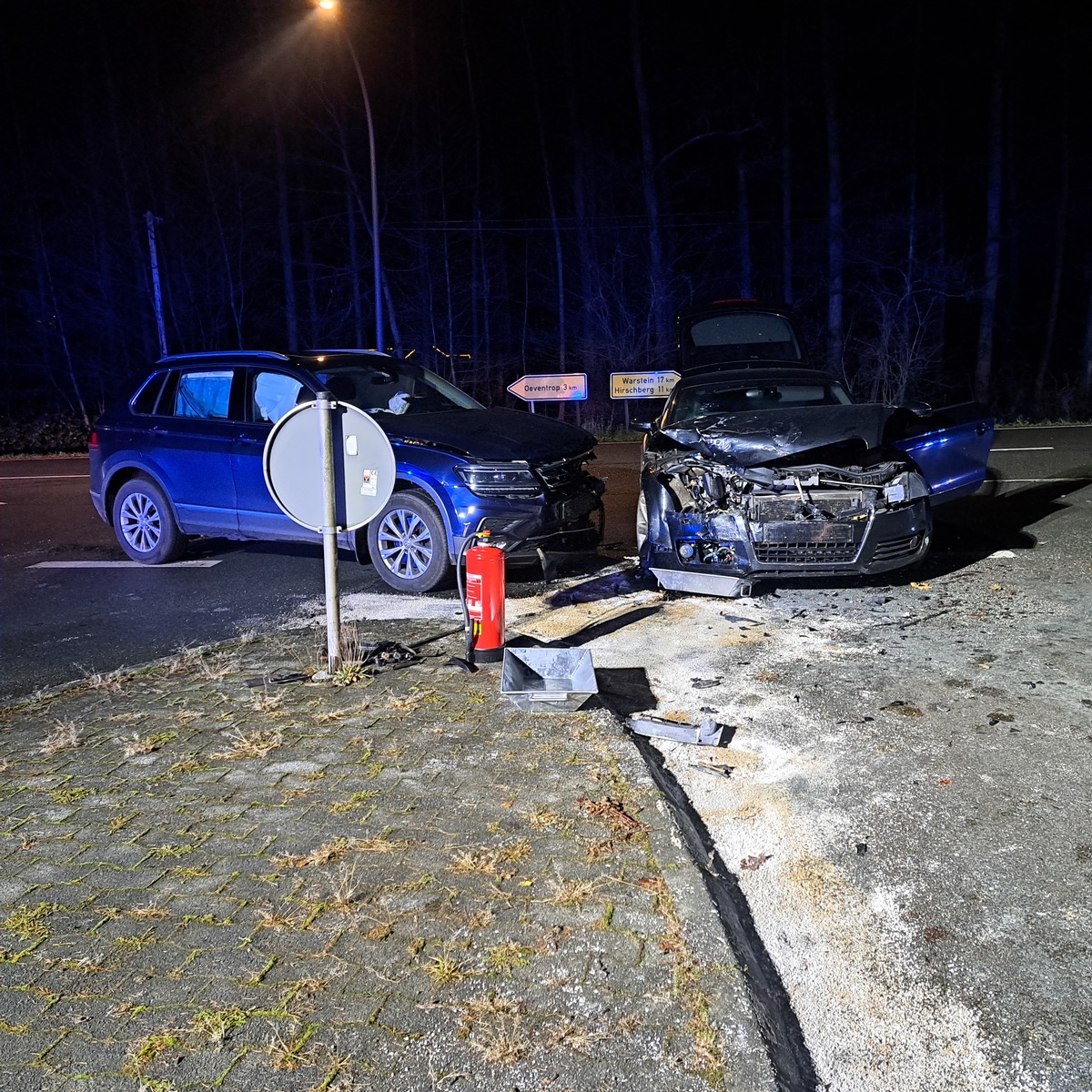 FW-AR: Verkehrsunfall mit zwei beteiligten Fahrzeugen